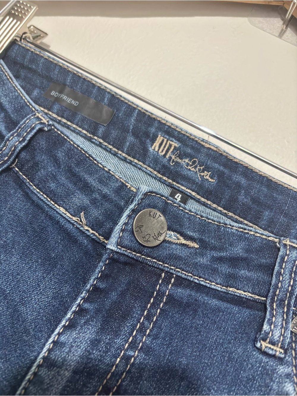 Kut from the Kloth Boyfriend Jeans Size 4 Dark Blue Wash - Picture 3 of 8